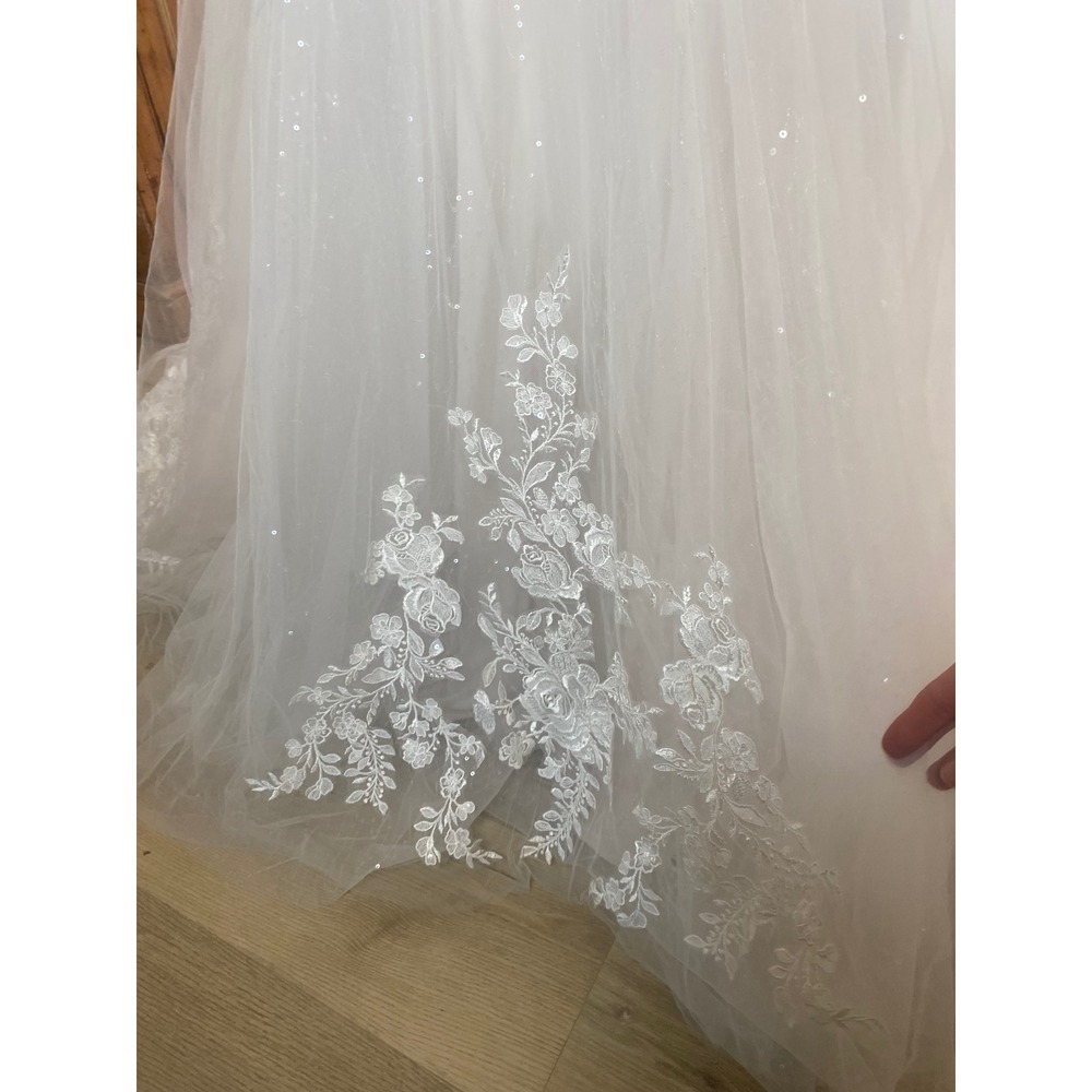 Morilee Madeline Gardner NWT Floral Tulle Wedding Dress V-Neck Cathedral Train 4 - Picture 5 of 16